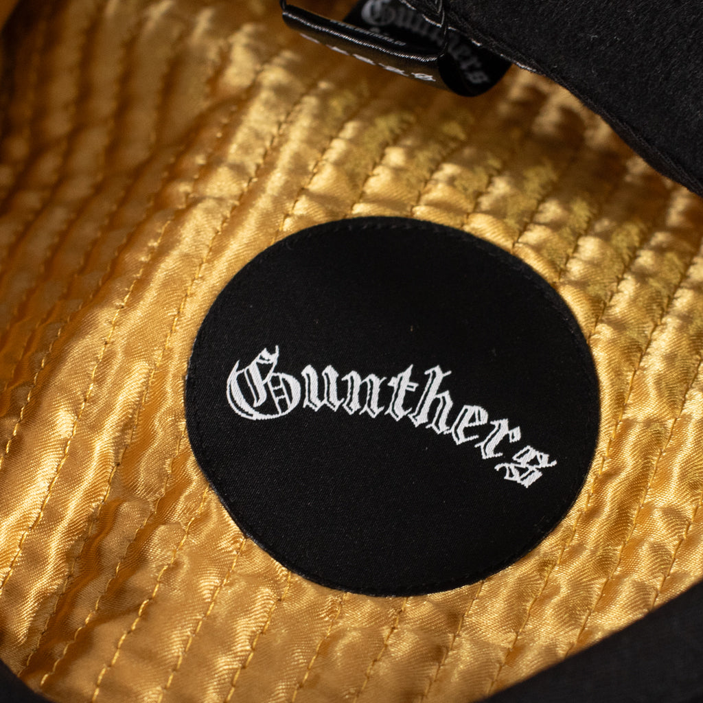 Big Apple Velvet Cap - Black
