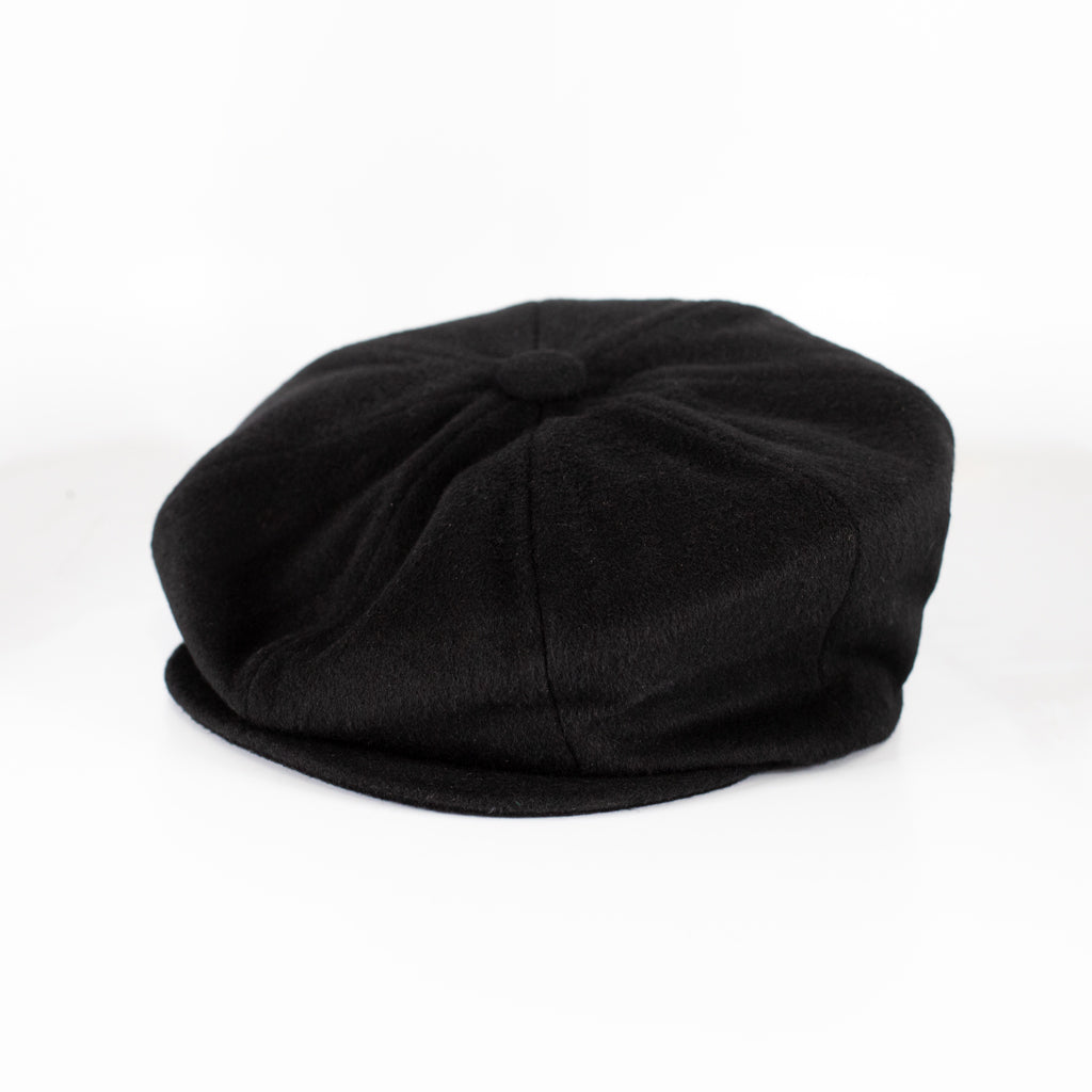 Big Apple Velvet Cap - Black